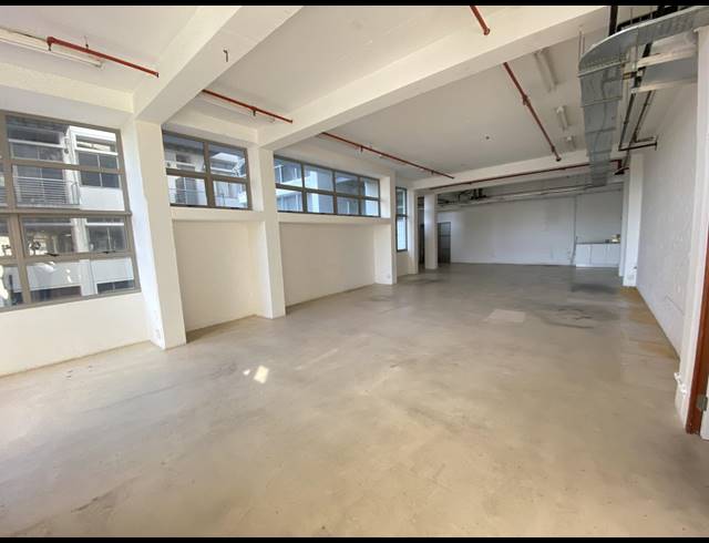 115M² OFFICE TO LET IN WOODSTOCK